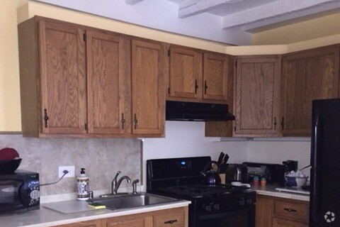 fully equipped kitchen - 609 Paca N St