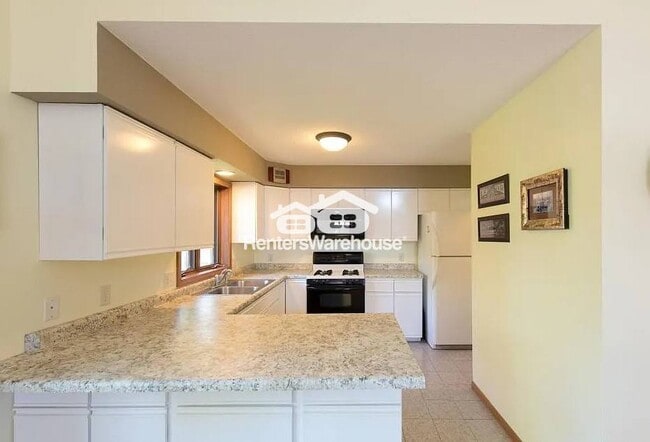 Building Photo - 17730 Iceland Trail
