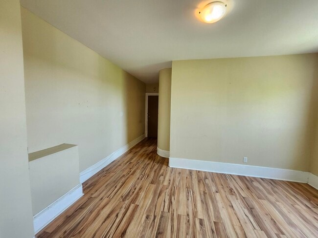 Building Photo - 40 Cranston Ave