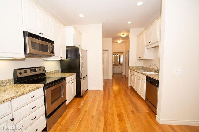 Building Photo - 6345 Royal Celadon Way