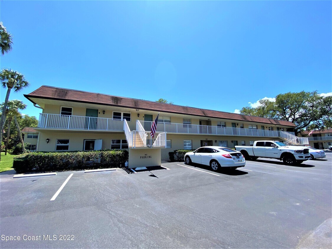 Primary Photo - 141 Aquarius Way