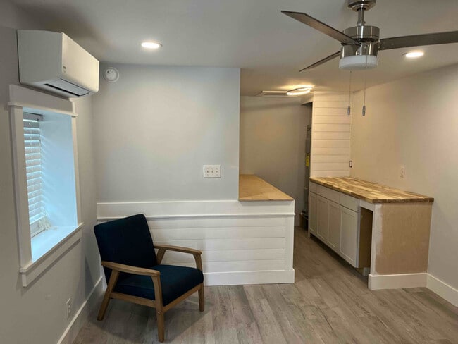 Building Photo - 2113 Bennett Ave