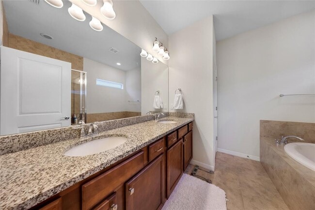 Building Photo - 932 Banyan Dr