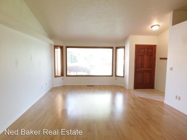 Building Photo - 3 br, 1.5 bath House - 4675 Hayesville Ct NE