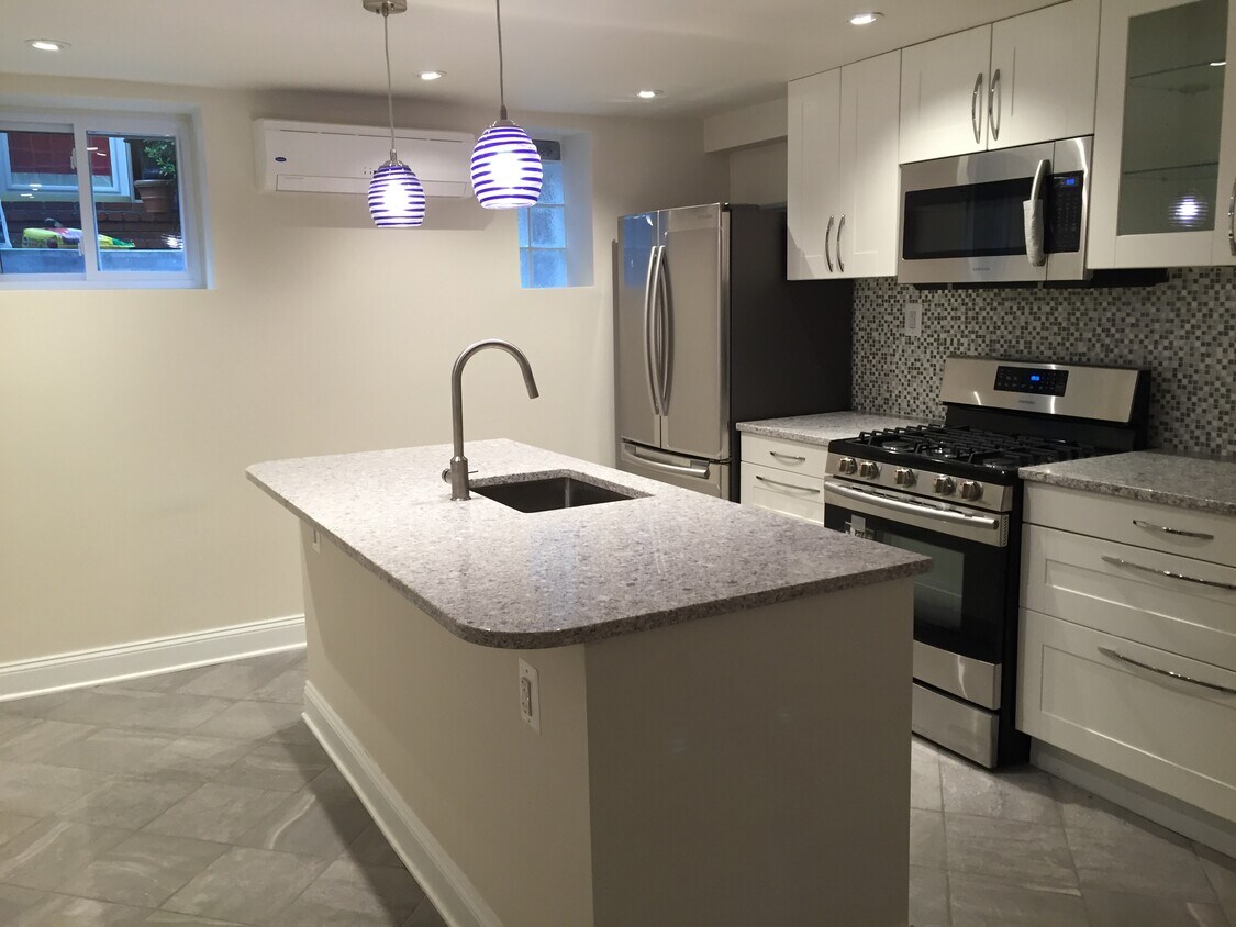 Foto principal - 1618 5th St NW