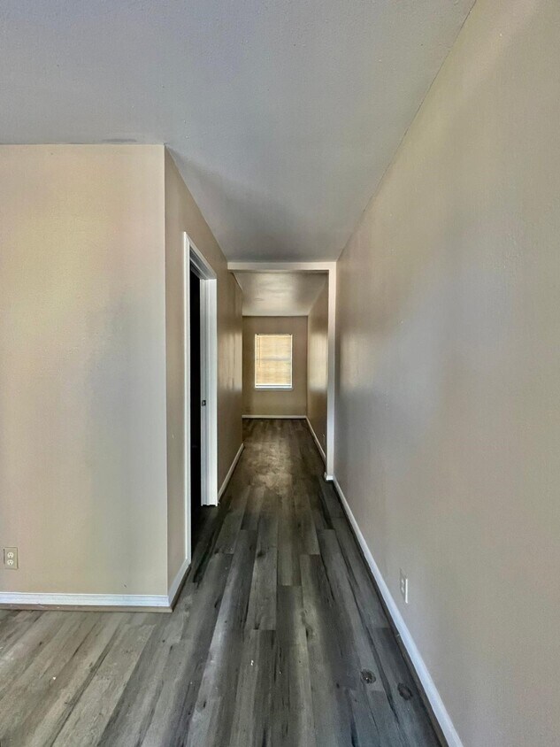 Primary Photo - 1207 Milam St