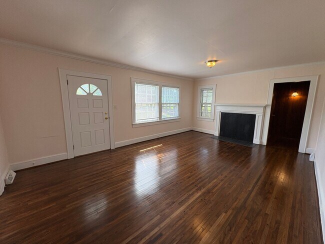 Foto del edificio - 3 Bedroom Home in Hickory Grove