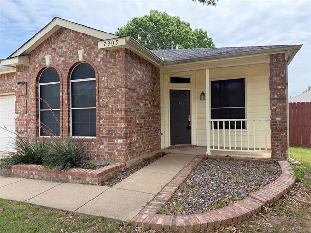 Foto del edificio - 7905 Seven Oaks Ln