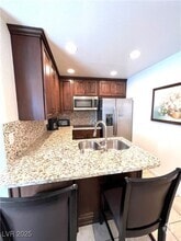 Building Photo - 490 Elm Dr