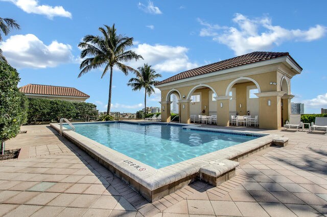 Primary Photo - 403 S Sapodilla Ave