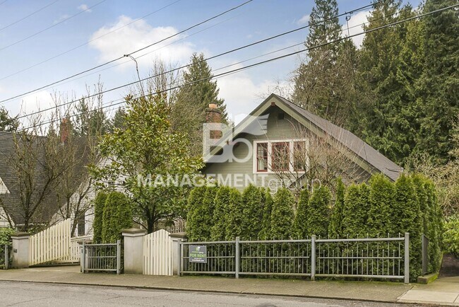 Building Photo - Stunning Historic Bungalow Just Minutes Fr...