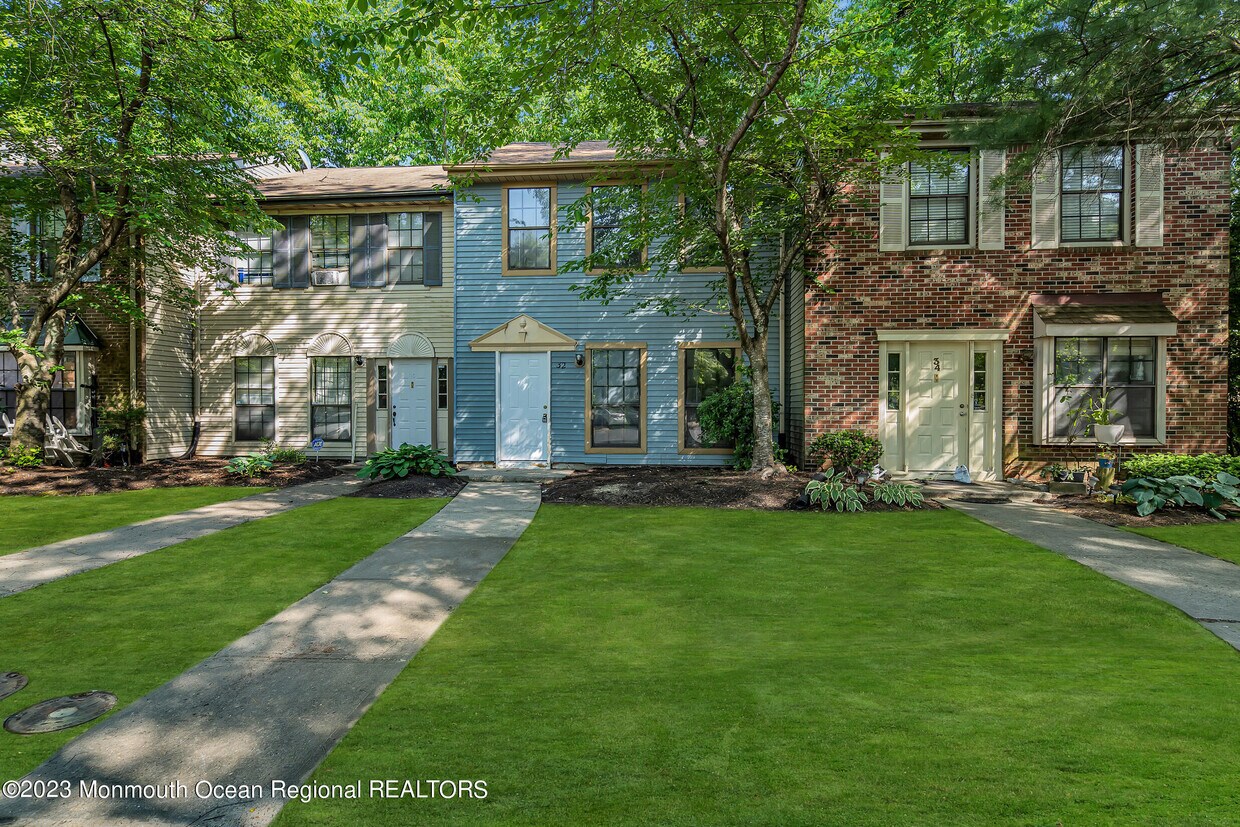 32 Jason Ct, Lakewood, NJ 08701 Condo for Rent in Lakewood, NJ