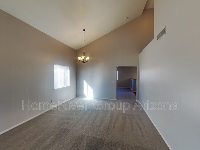 Foto del edificio - 5848 S 236th Dr