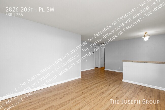 Foto del edificio - 2826 206th Pl SW