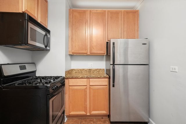 Building Photo - 4205 N Kedvale Ave