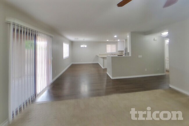Foto del edificio - 12922 W Fleetwood Ln