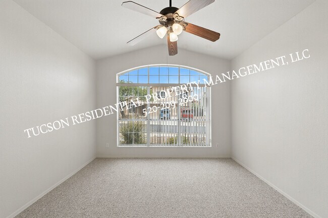 Building Photo - 11399 Silver Pheasant Loop