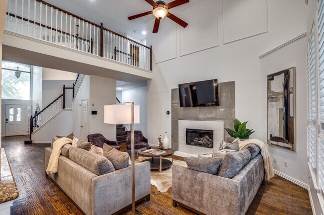 Foto del edificio - 9022 Golden Pond Dr