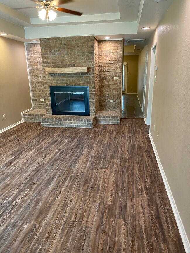 Building Photo - 412 Lochridge Dr