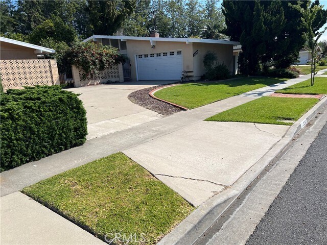 Foto principal - 3292 Yellowtail Dr