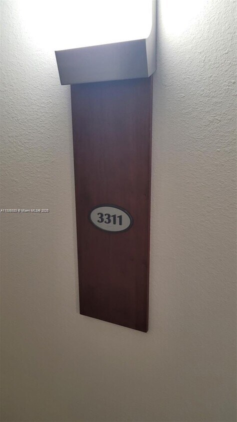 Foto principal - 1750 N Bayshore Dr