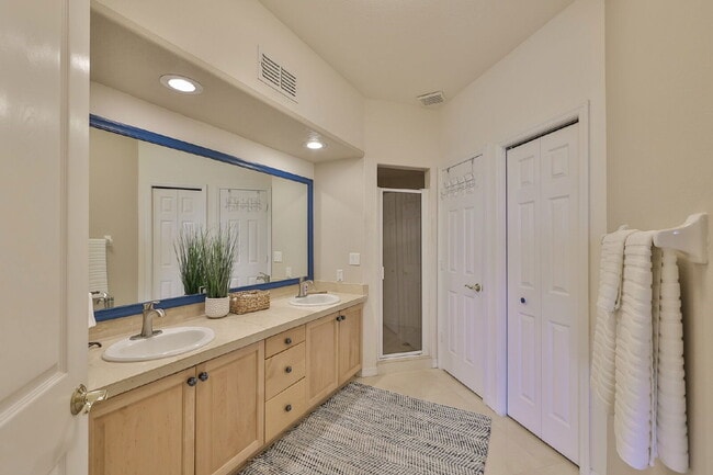 Foto del edificio - 1593 Pinellas Bayway S