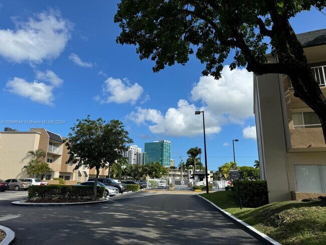 Building Photo - 7743 SW 86th St