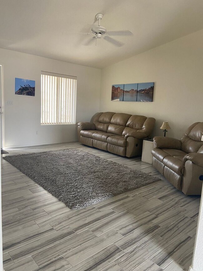 Foto del edificio - Furnished Home - Available April through N...