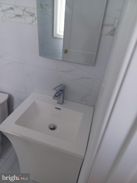 Foto del edificio - 7000 Kindred St