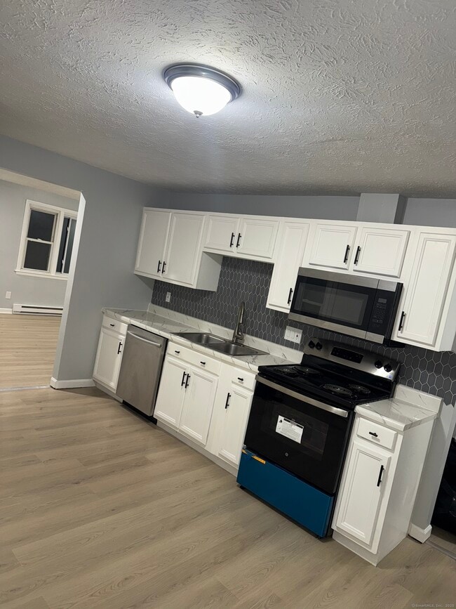 Foto del edificio - 641 Middletown Ave