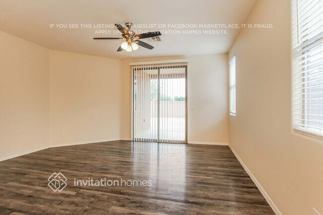 Foto del edificio - 7330 W Sophie Ln