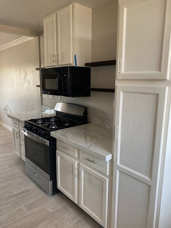 Building Photo - Runnymede Rentals