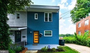 Building Photo - 531 Hilltop Terrace SE