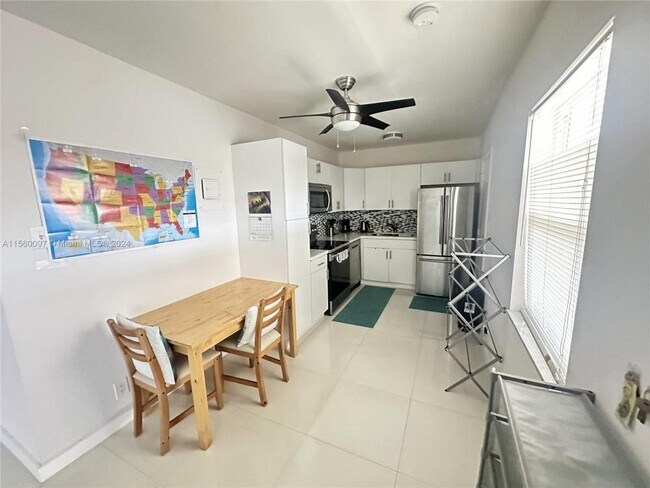 Building Photo - 1 bedroom in Hollywood FL 33020
