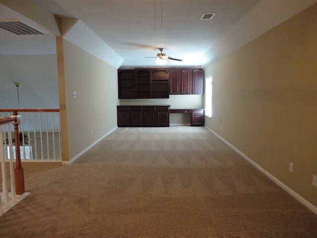 Building Photo - 17927 Scenic Oaks Dr