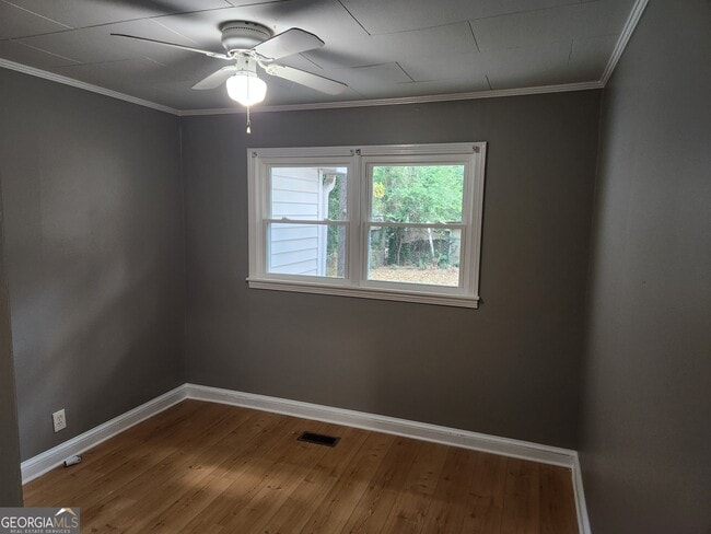 Building Photo - 109 Larkspur Ln