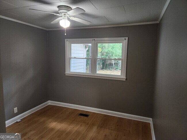Foto del edificio - 109 Larkspur Ln