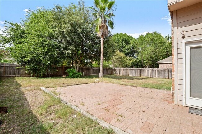 Building Photo - 8406 Caledonia Dr