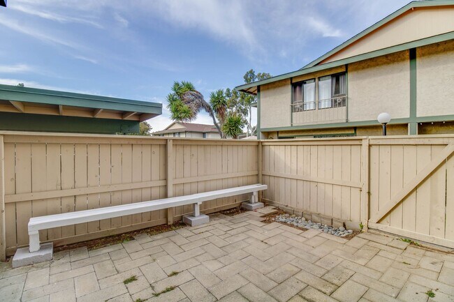 Foto del edificio - *** LIGHT & BRIGHT 3 BEDROOM 1.5 BATH HOME...