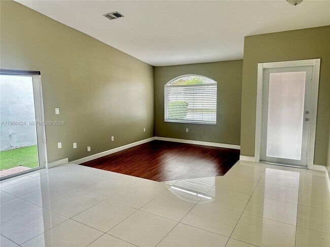 Foto del edificio - 4249 SW 154th Ave