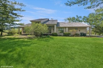 Building Photo - 15020 King Dr