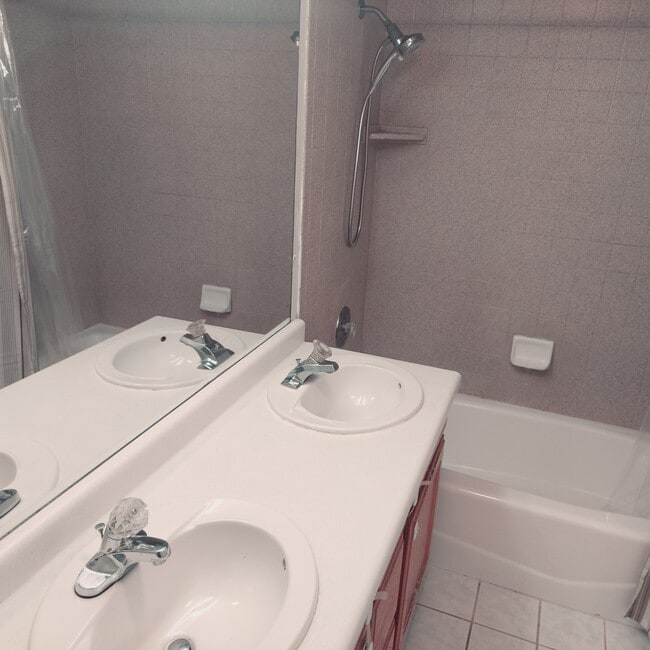 Foto del edificio - 4785 Bayport Way