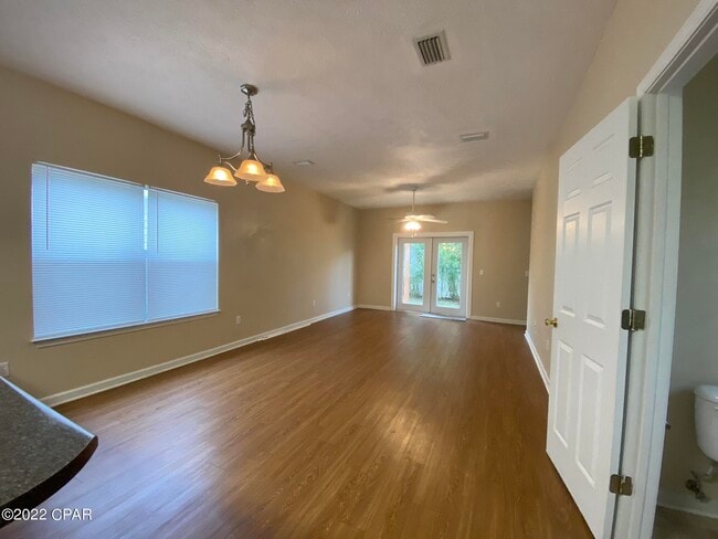 Foto del edificio - 11741 Seashore Ln