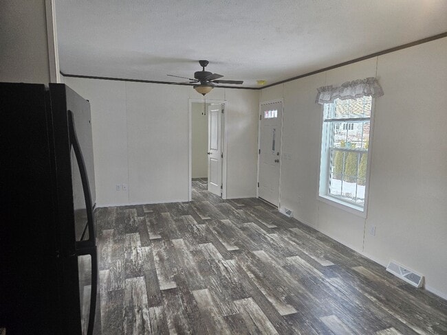 Photo - 20 Providence New London Tpke House