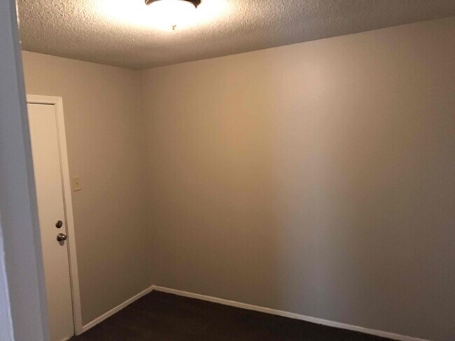 Foto del edificio - 4440 Loch Neil Cv