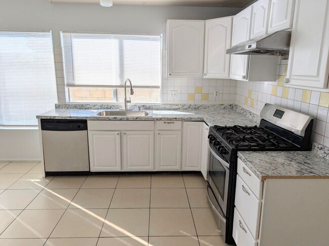 Foto del edificio - 914 W Alton Ave