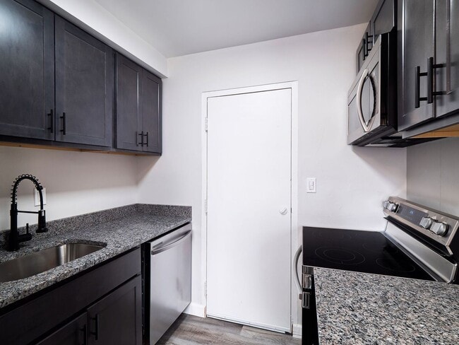 Interior Photo - Coventry Mayfield Apartments