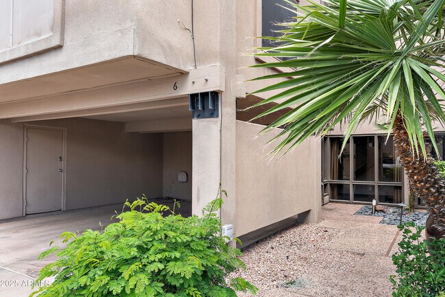 Foto del edificio - 5621 N 79th St