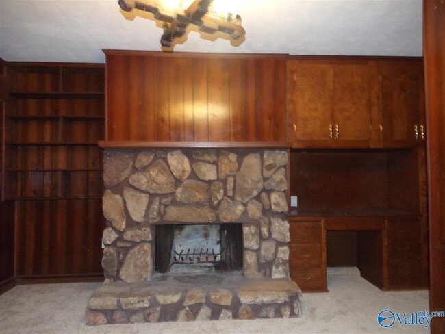 Building Photo - 2107 Fernbrook Dr NE