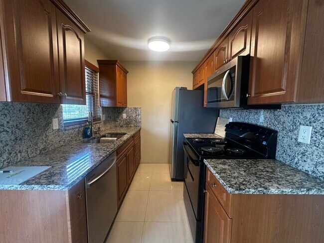 Foto del edificio - 3500 Lake Ave